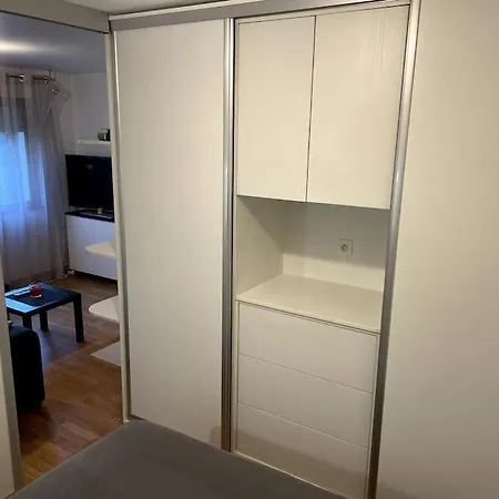 Tres Fonctionnel Avec Parking Apartment