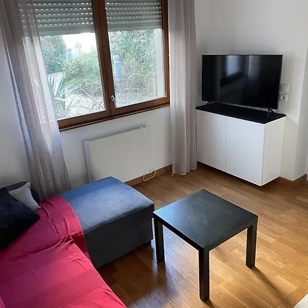 Tres Fonctionnel Avec Parking Apartment